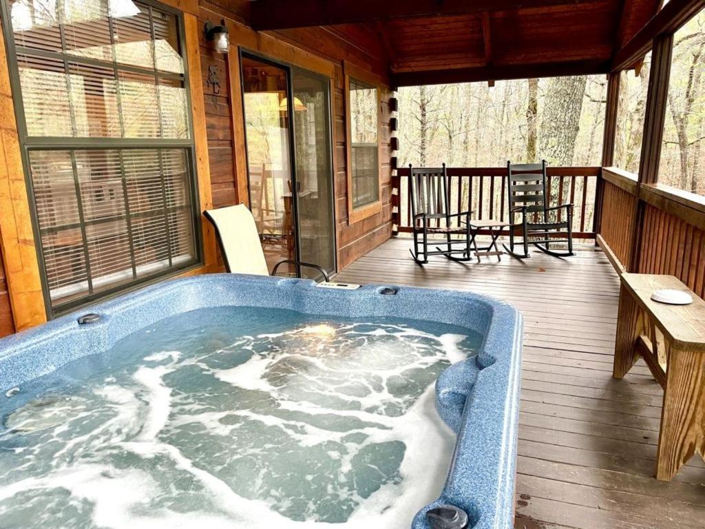 Crazy Bear - Motorcycle Friendly Home With Hot Tub And Grill Tellico Plains 外观 照片